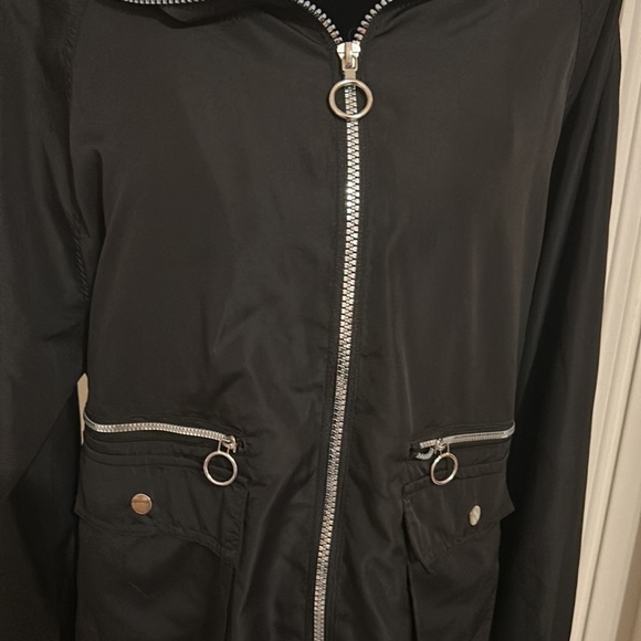 NWOT Fashion Nova Black Windbreaker w/Hood - Picture 2 of 7